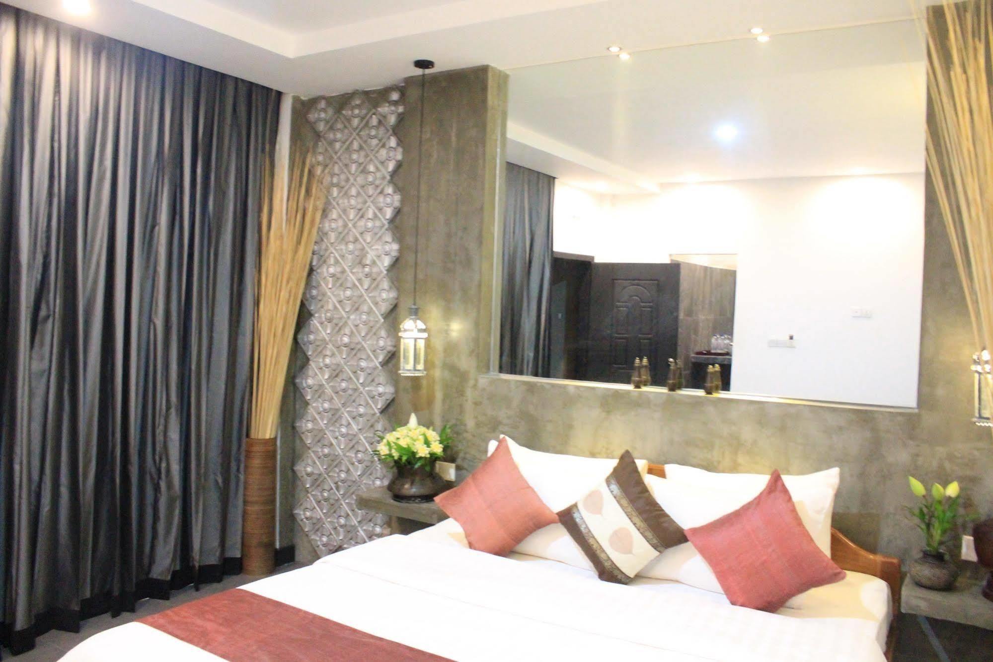 Fancy Boutique Villa Hotel Siem Reap Buitenkant foto